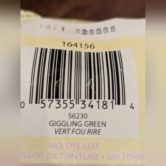 Bernat Softee Baby & Giggle Baby Yarn Lot, Mint & Giggle Green 2 skiens 240g - Picture 9 of 10